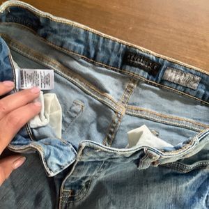 Light wash Aeropostale skinny jeans (jeggings) size 8